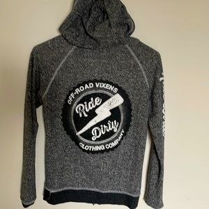 This small off road vixens  zip up is light and comfortable.